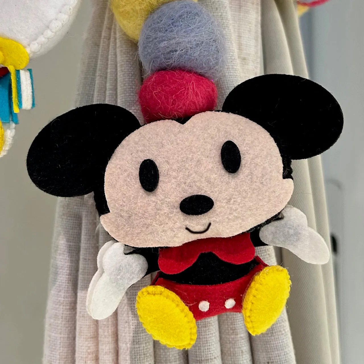 Curtain Tie - Mickeys Friends